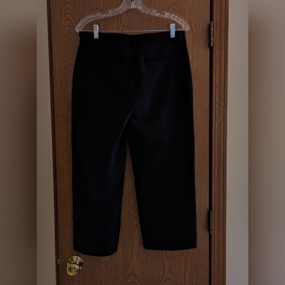 Old Navy Cropped Pants in Navy, Size Small - Picture 3 of 8